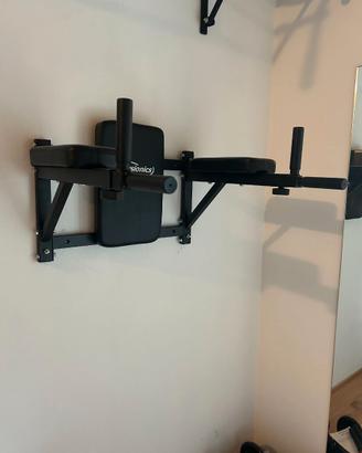 ATTREZZO FITNESS A PARETE