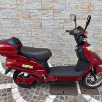Scooter "Ufo" elettrico