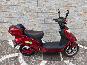 Scooter "Ufo" elettrico