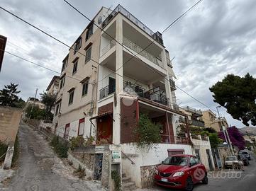 4 LOCALI A PALERMO
