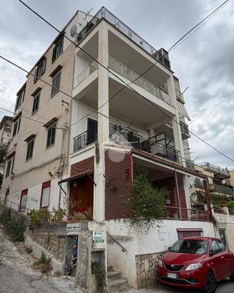 4 LOCALI A PALERMO