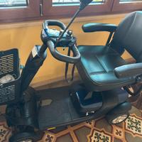 Scooter elettrico per anziani e disabili