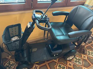 Scooter elettrico per anziani e disabili