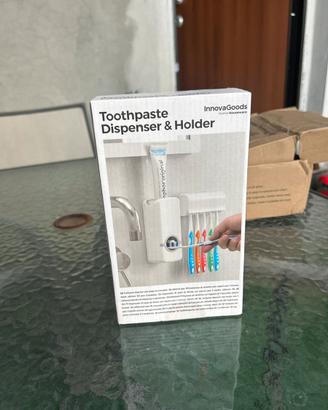 DISPENSER AUTOMATICO DI DENTIFRICIO