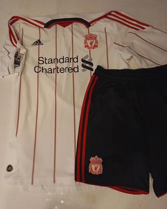 Maglietta e pantaloncini Liverpool away 2010