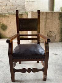 Sedia in legno massello con seduta in  pelle