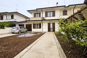 VILLA A SCHIERA A CURTATONE