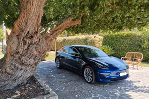 Tesla Model 3 RWD