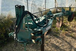 Aratro Nardi trivomere