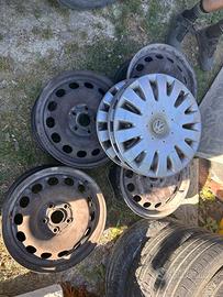 Cerchi Volkswagen Golf 16 pollici con borchie