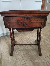 Tavolino da lavoro in legno