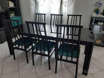 Tavolo in legno laccato nero