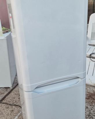 Frigorifero combinato  Indesit classe A+