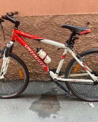 Mountain bike Specialized ammortizzata