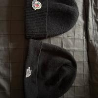 Berretto north face+ berretto moncler