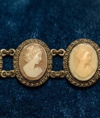 Splendido Bracciale Vintage con Cammei – Retró