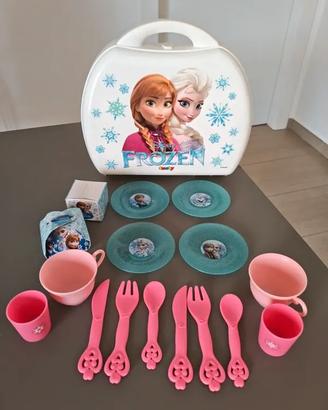 Disney Frozen - Cestino Pic-nic con Set stoviglie
