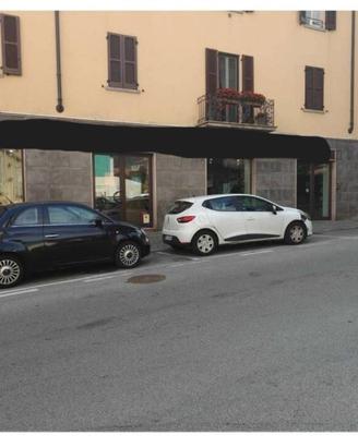 Immobile in asta di 223 m² con più di 5 locali a V