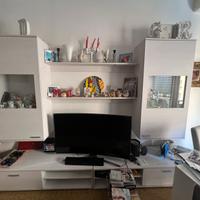 Parete attrezzata bianca