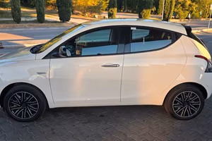 YPSILON 1.0. firefly. Hybrid Silver