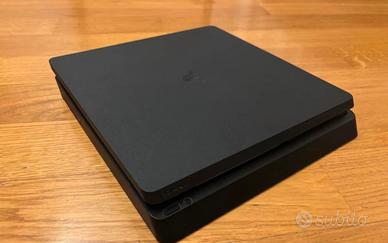 Play station 4 Slim