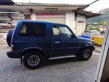 MITSUBISHI PAJER 2.5 TD 3P