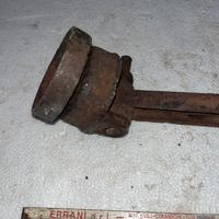 Vecchia pompa a mano  pozzo - parte leva