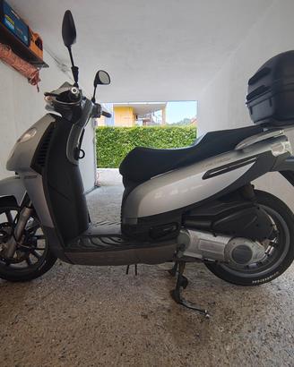scooter piaggio 200 cc