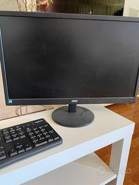 Monitor con mouse e tastiera