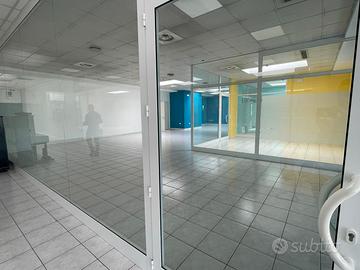 Disponibile locale uso commerciale