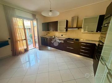 VILLA A SCHIERA A ROVATO