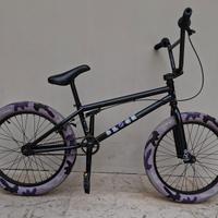 bicicletta BMX
