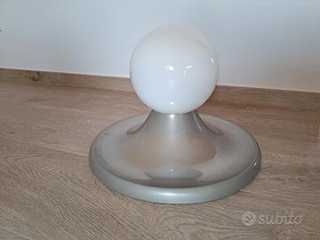 Lampada Light Ball prodotta da Flos