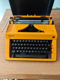 Macchina da scrivere Olympia Monica