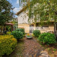 VILLA BIFAMILIARE CON PARCO PRIVATO E TRIPLO BOX A