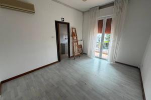 Appartamento di 100 m² con 4 locali e box auto a O