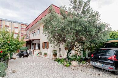 Villa Via Calata Livezza, 25, 74122, Taranto
