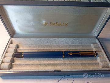 Penna a sfera Parker con scatola e confezione.