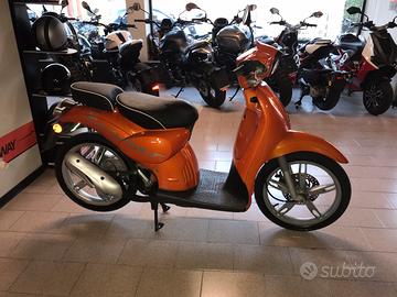 Subito - Molari Moto Cattolica - Aprilia Scarabeo Street 50 c.c. 2T Arancio  (34) - Moto e Scooter In vendita a Rimini