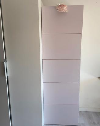 armadio IKEA 5 ripiani ante colore rosa 