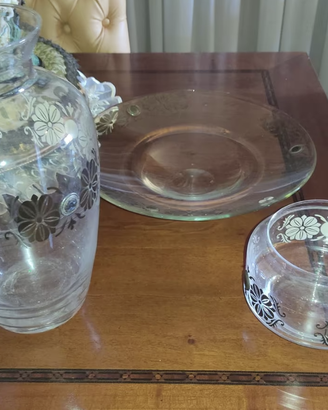 Set vaso per fiori, porta bonbon e piatto in vetro