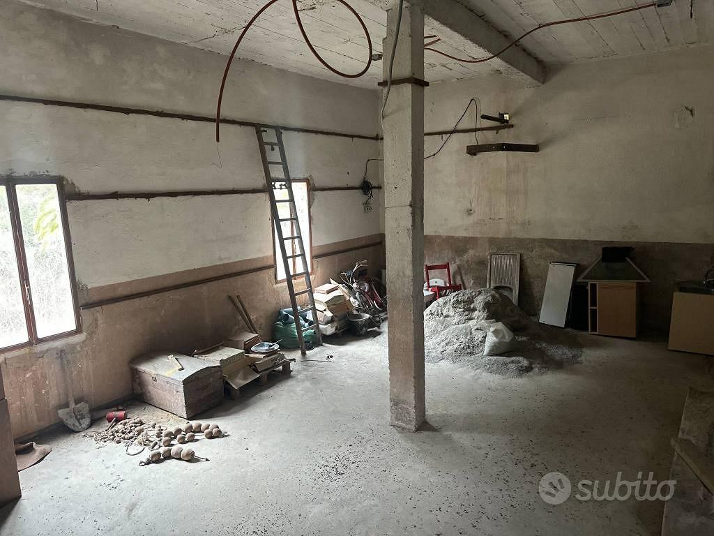 Rustico / Casale di 172 m² con più di 5 locali a P - Vista 3