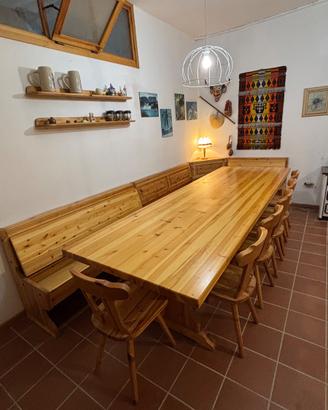 Giro panca e tavolo taverna con sedie