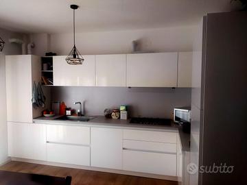 Cucina angolare stile moderno