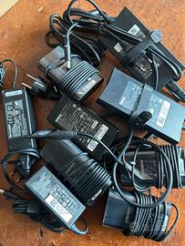 Diversi Adattori di corrente DELL