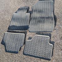 Tappetini gomma X1 E 84