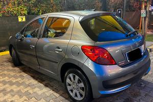 Peugeout 207