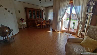 Panoramico app.to con box in Via Lombardia