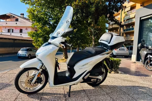 HONDA SH 300 i TUTTO INCLUSO ANCHE PASSAGGIO! MI