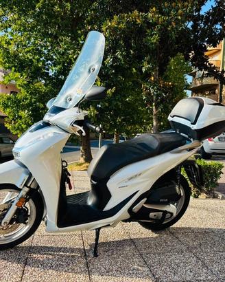 HONDA SH 300 i TUTTO INCLUSO ANCHE PASSAGGIO! MI
